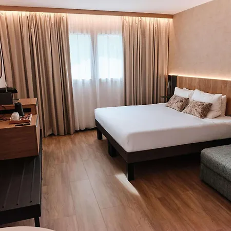 Novotel 4*